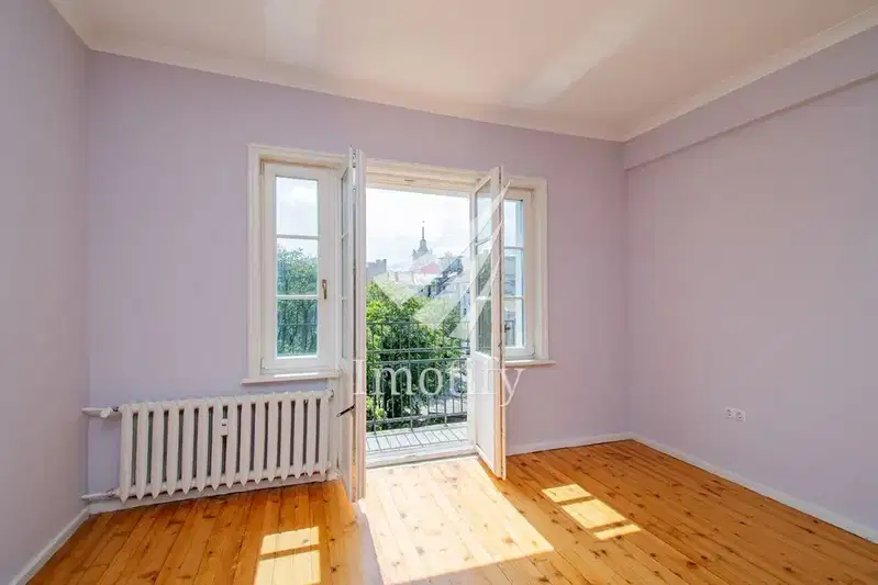 4-room apartment in Center, Sofia with walk-through rooms