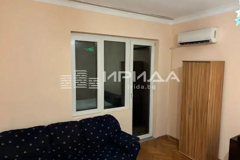Четиристаен апартамент в Център, София с тераса