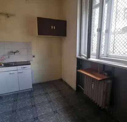 Снимка 5 — Гарсониера в Център, София, партер до ул. Позитано