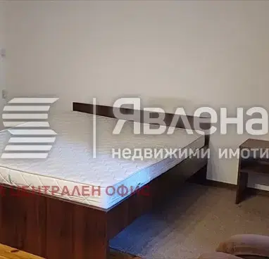 Снимка 3 — Едностаен апартамент с тераса в Център, София