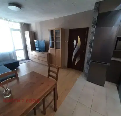 Снимка 2 — Двустаен апартамент в Център, София с тераса и асансьор