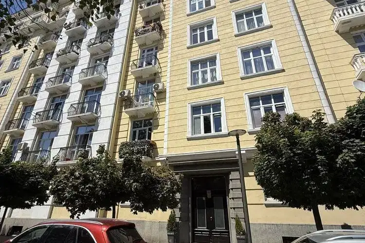 Двустаен апартамент в София, Център