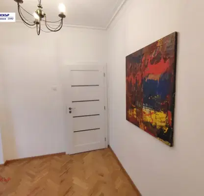 Снимка 5 — Двустаен апартамент с паркомясто в Център, София