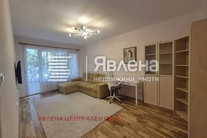 Двустаен апартамент в Център, София с асансьор