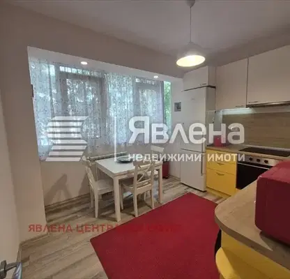 Снимка 2 — Двустаен апартамент в Център, София с асансьор
