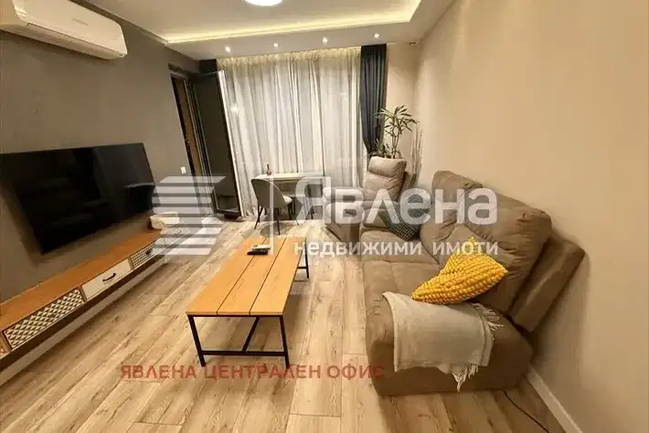 Двустаен апартамент в Център, София с подземен гараж