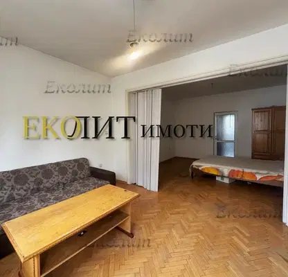 Снимка 3 — Двустаен апартамент в Център с две тераси