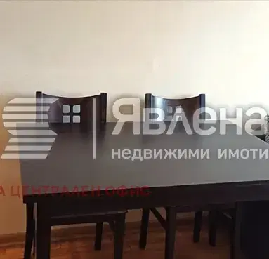 Снимка 2 — Двустаен апартамент с тераса в Център, София
