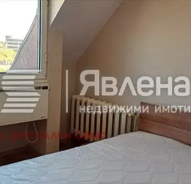 Снимка 5 — Двустаен апартамент с тераса в Център, София