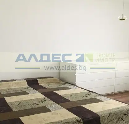Снимка 4 — Тристаен апартамент с паркинг в Център, София
