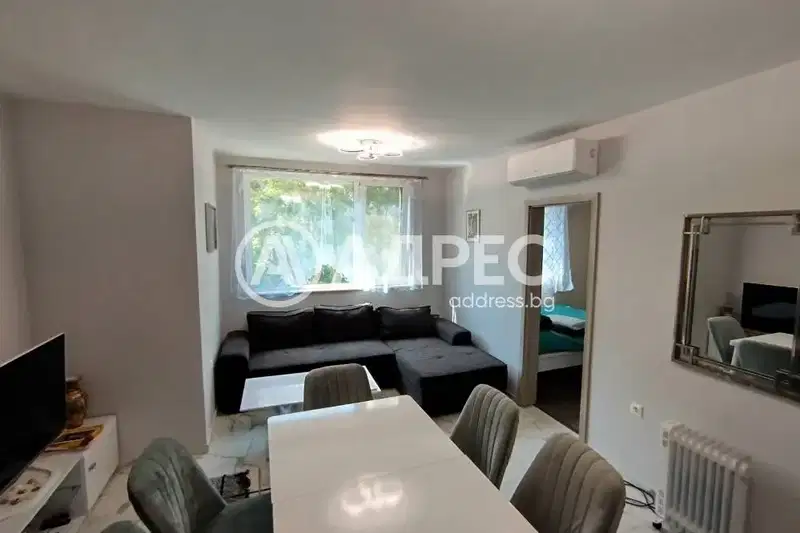 3-bedroom apartment in Sofia, Centyr
