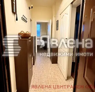 Снимка 2 — Тристаен апартамент с балкон в Центъра на София
