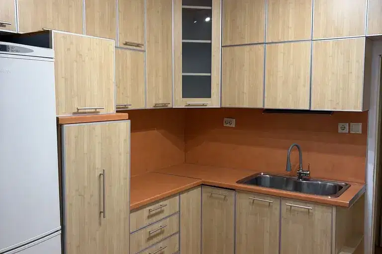3-bedroom apartment in Sofia, Centyr
