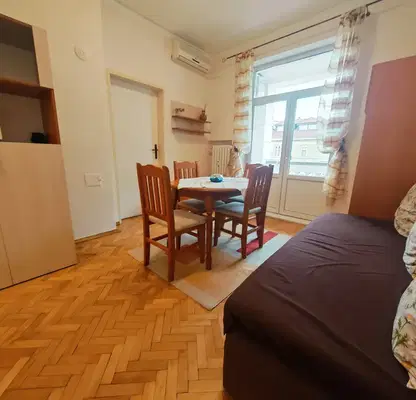 Снимка 4 — Тристаен апартамент с панорамна тераса в Център, София