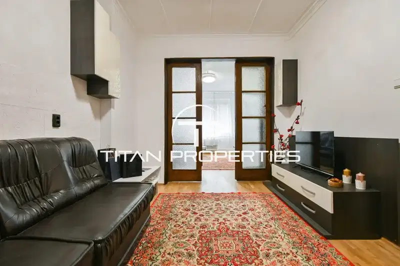 3-bedroom apartment in Sofia, Centyr
