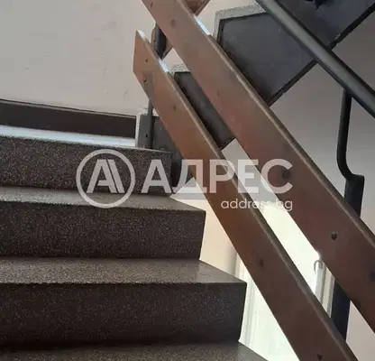Снимка 2 — Многостаен апартамент с 4 стаи в Център, София с асансьор
