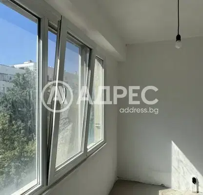 Photo 2 — Studio with potential for two-room in Dianabad, Sofia