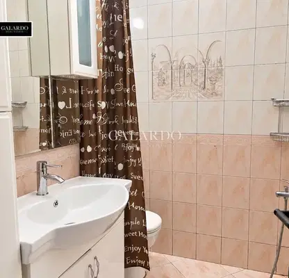 Photo 5 — Three-room apartment 80 sq m in Dianabad with balcony and elevator