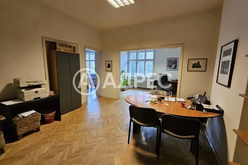 3-room apartment in Doktorski Pametnik with high ceilings