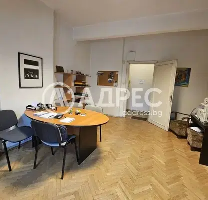 Photo 2 — 3-room apartment in Doktorski Pametnik with high ceilings