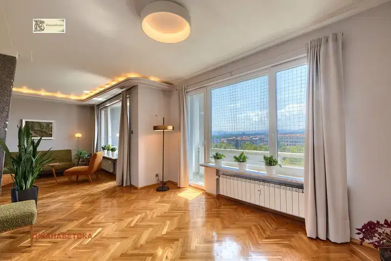 Three-room apartment with terrace near Zaimov Park in Sofia
