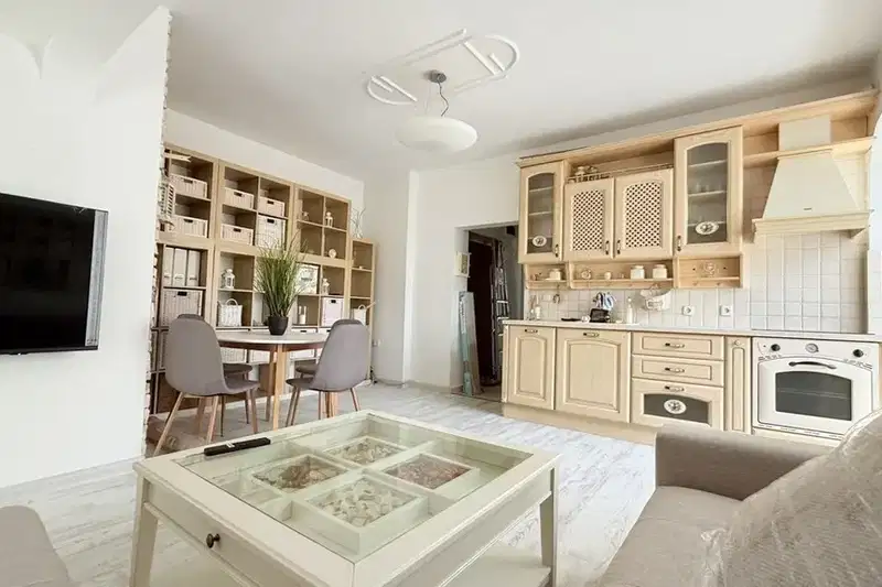 3-bedroom apartment in Sofia, Doktorski Pametnik