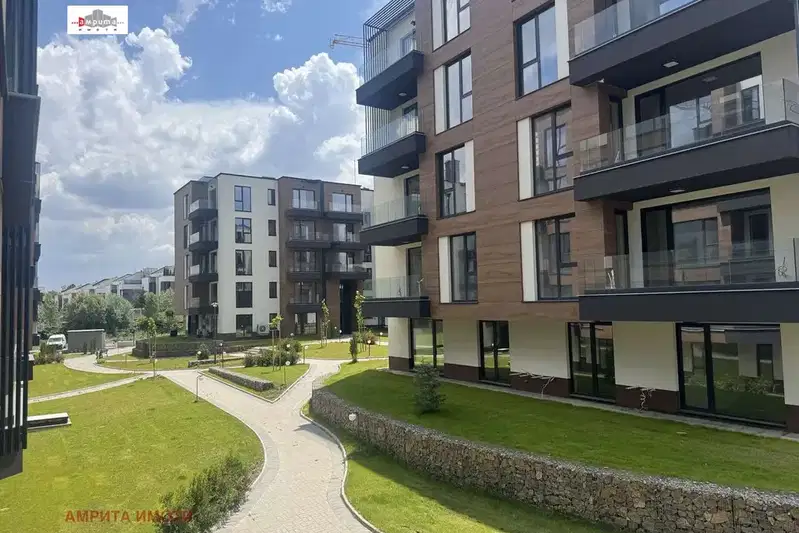 Three-room apartment in Dragalevtsi with parking space and elevator