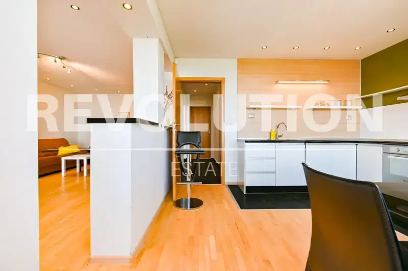 Three-room apartment in Dragalevtsi with luxury amenities
