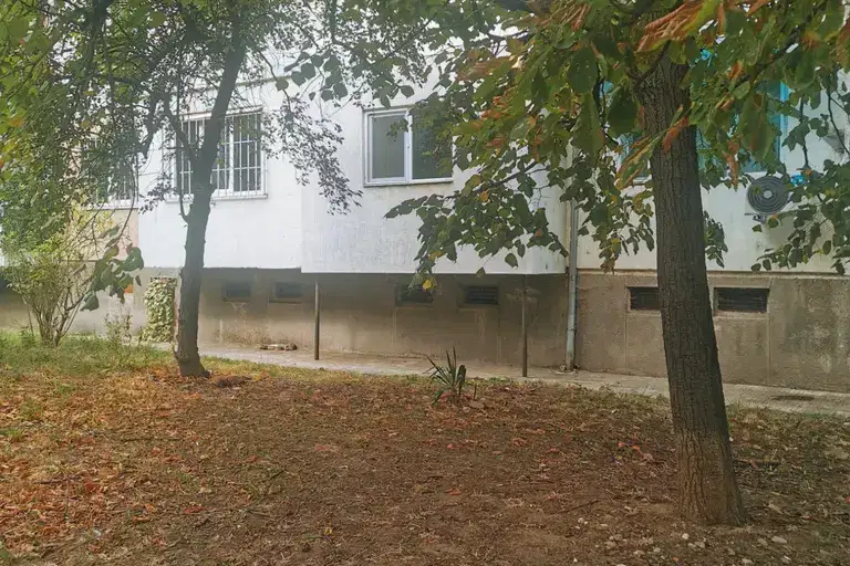 Гарсониера с преустройство в двустаен в Дружба 1, София