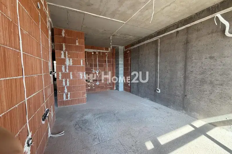 Two-room apartment in Druzhba 1 with terrace and storage