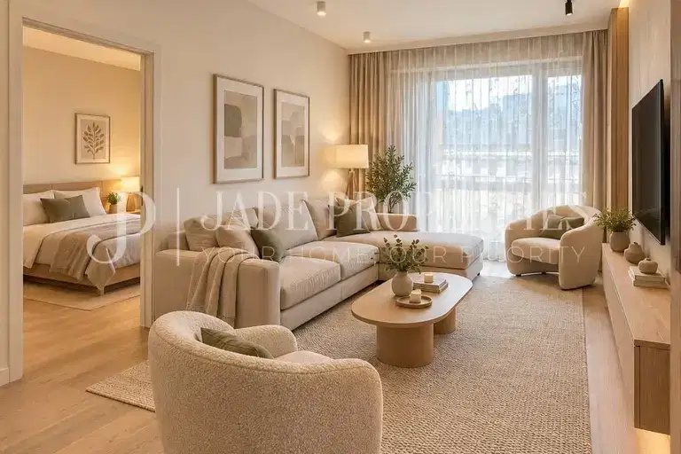 Three-room apartment in Druzhba 1 with three terraces