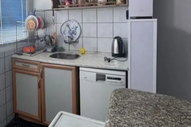 Three-room apartment in Druzhba 1 with renovated appearance