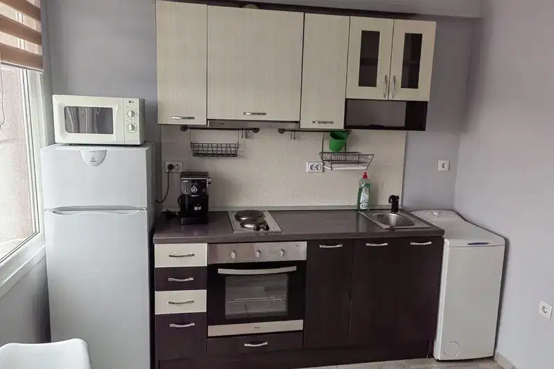 Two-room apartment in Druzhba 1 with elevator and access control