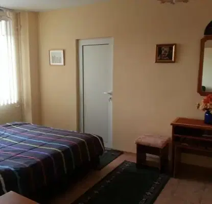 Photo 3 — Two-room apartment in Druzhba 1 with elevator and internet