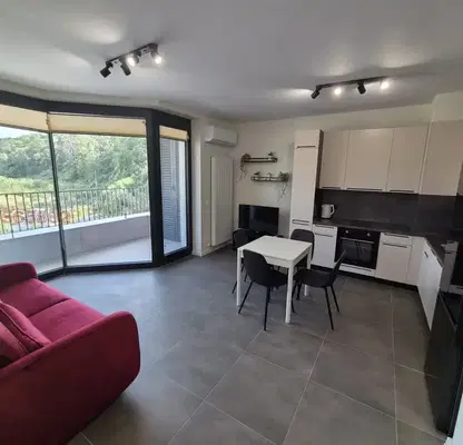 Photo 2 — Two-room apartment in Druzhba 2 with elevator and internet