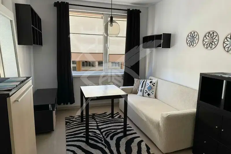 Two-room apartment in Druzhba 2 with elevator on 5th floor