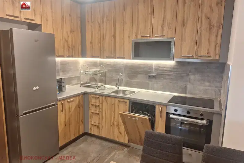 3-bedroom apartment in Sofia, Drujba 2