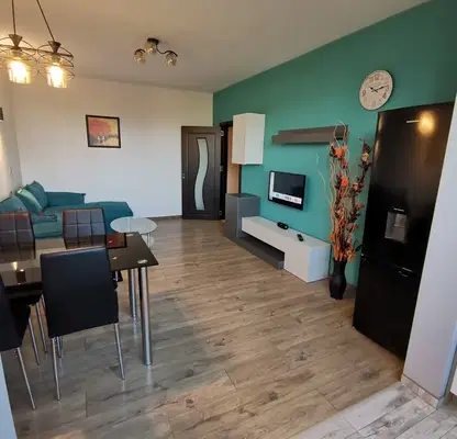 Photo 2 — Three-room apartment in Druzhba 2 with terrace and southeast aspect