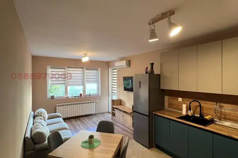 Three-room apartment with garage in Druzhba 2, Sofia