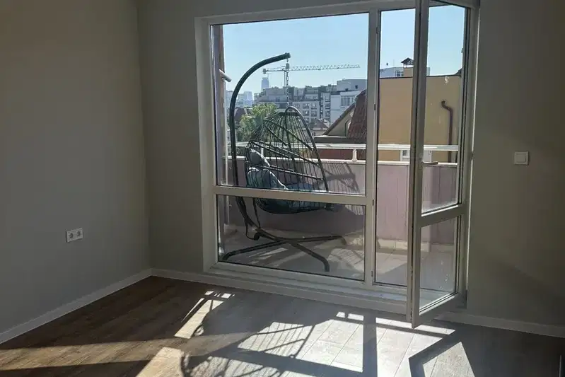 Two-room apartment in Darvenitsa with parking space and elevator