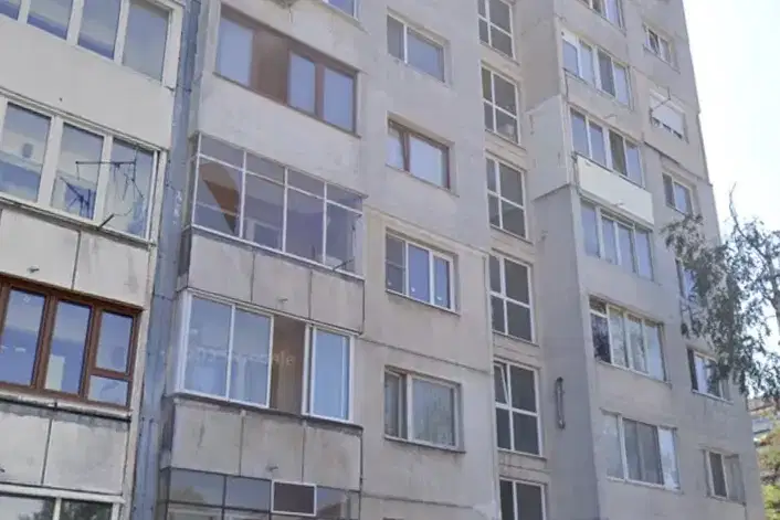 Two-room apartment in Darvenitsa with two terraces