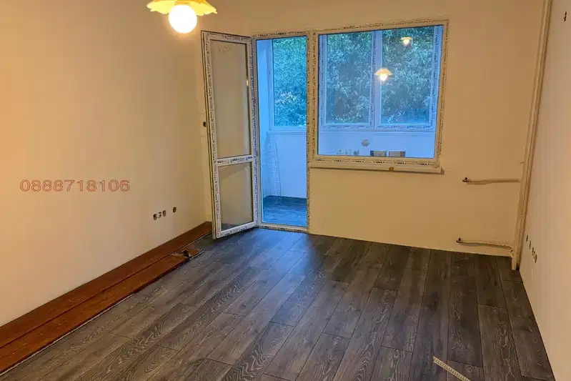 Three-room apartment with 3 terraces in Fondovi Zhilishta, Sofia