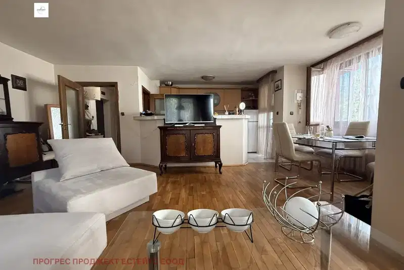 Three-room apartment in Geo Milev with three terraces