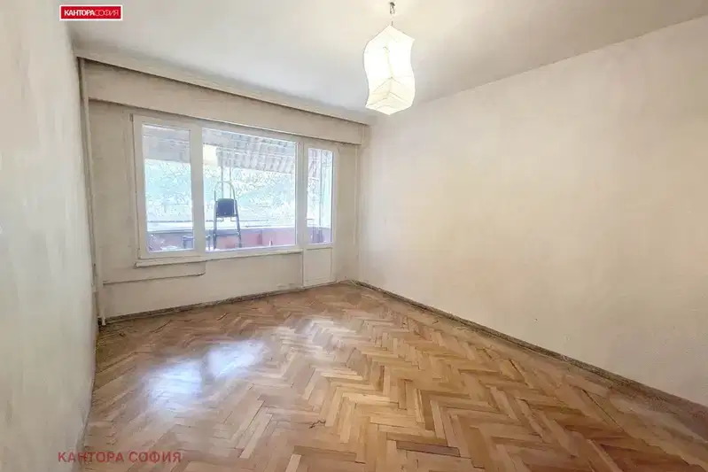 Тристаен апартамент с тераса в Гоце Делчев, София