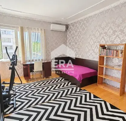 Photo 2 — Four-room apartment with garage in Hadzhi Dimitar, Sofia