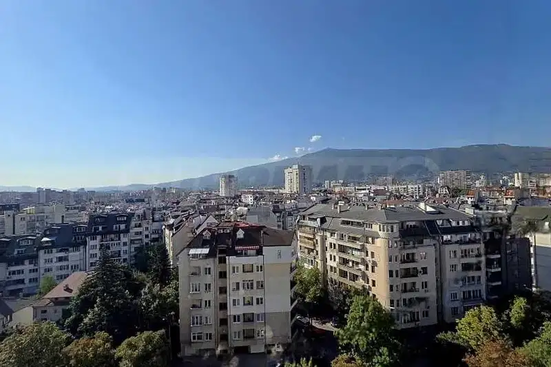 3-room apartment with terrace and view of Vitosha in Hipodruma