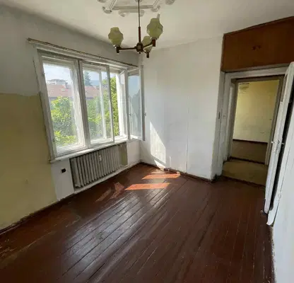 Photo 4 — Three-room apartment in Hipodruma with attic space