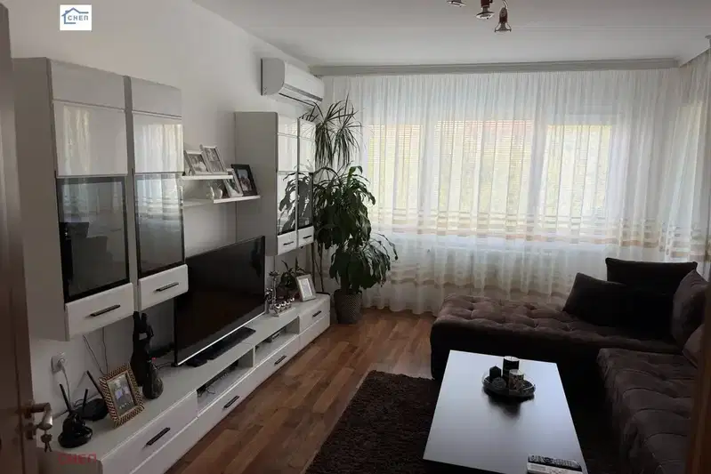 3-bedroom apartment in Sofia, Hipodruma