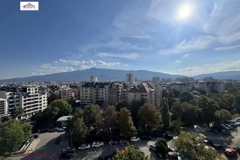 Двустаен апартамент с южно изложение в Хиподрума, София