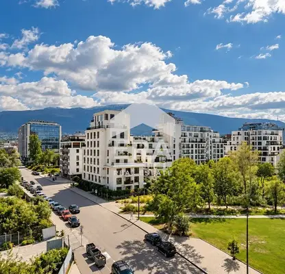 Photo 5 — Spacious 4-room apartment in Hladilnika with a view of Loven Park